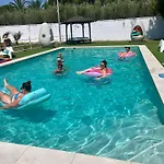 30 People, Pool, Disco,10 Min Villa *