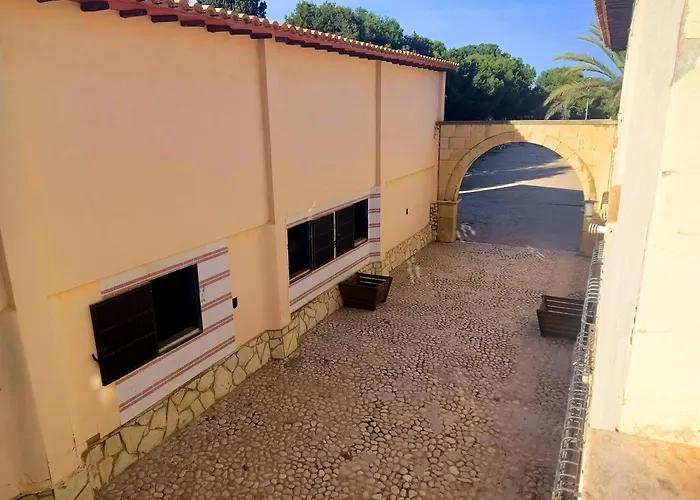 30 People, Pool, Disco,10 Min Villa *